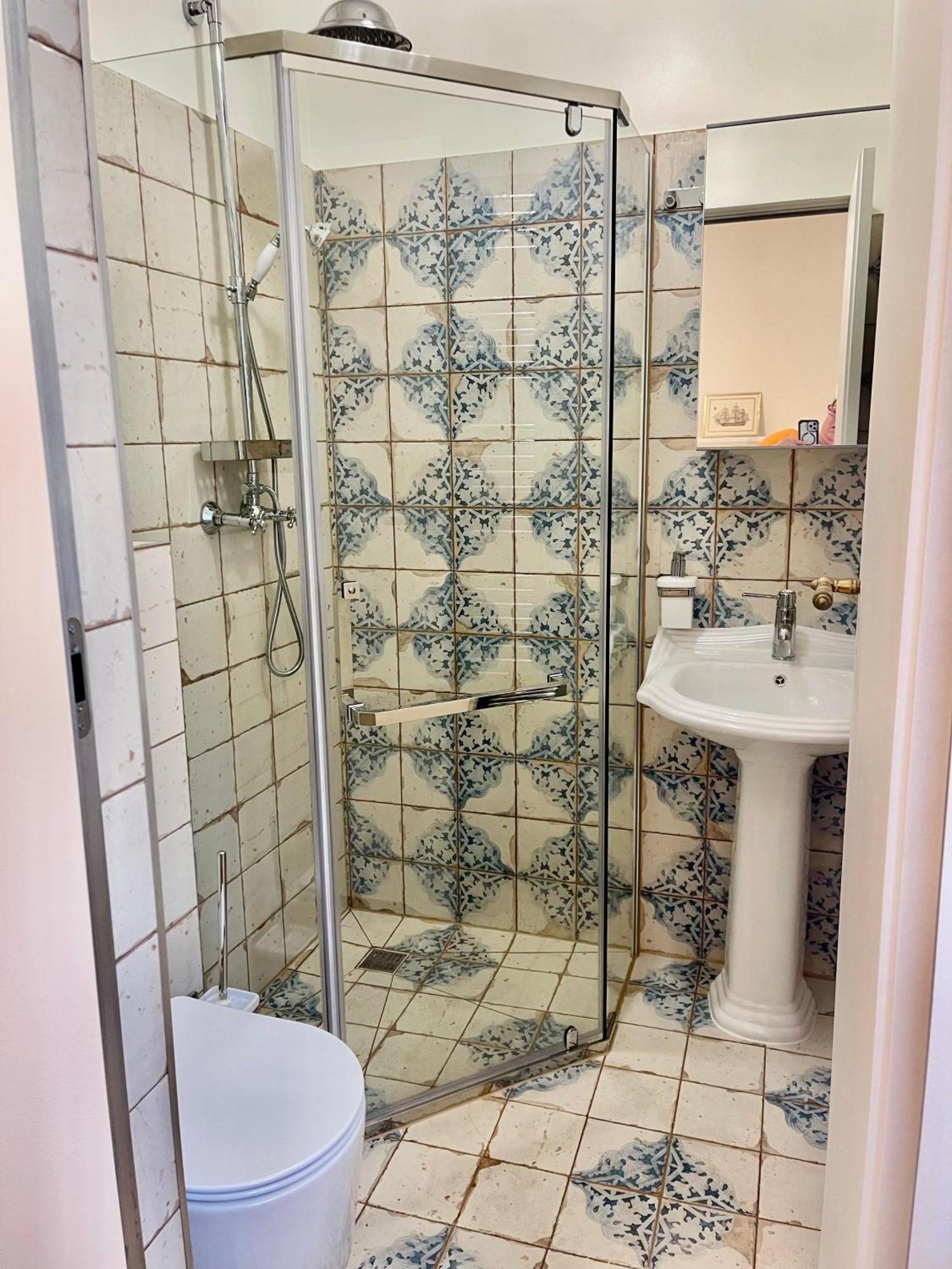 Double Room Private Bathroom